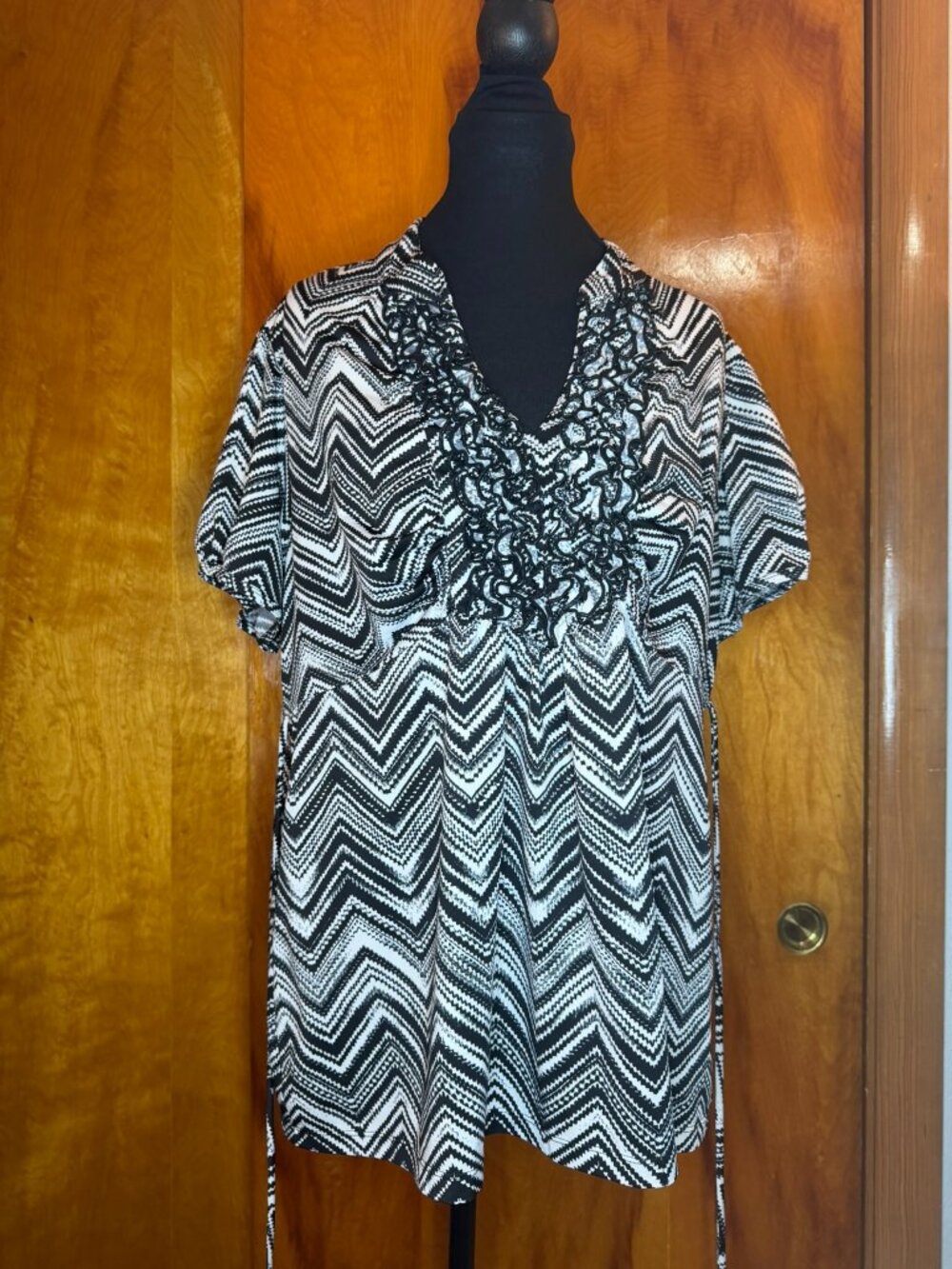 HeartSoul Plus Size Black White Zig Zag Pullover Blouse Short Sleeve Top (1336)
